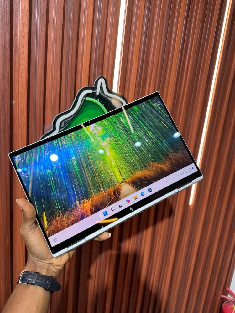 HP ELITEBOOK 1030 G8 - Image 1